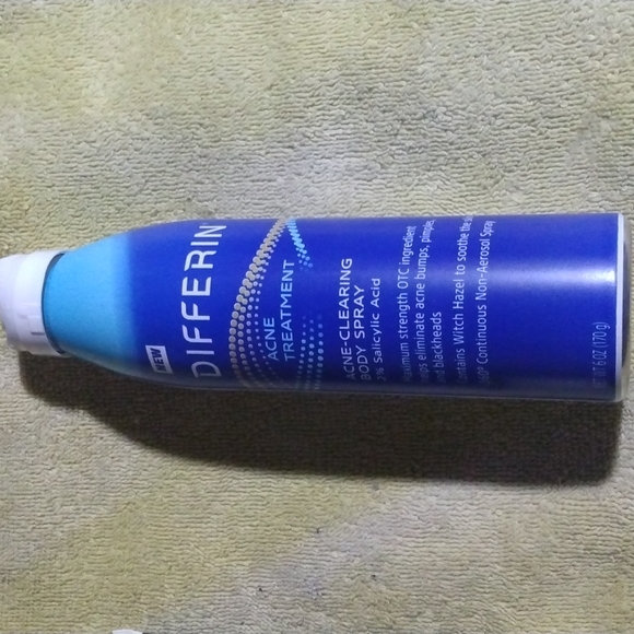 DIFFERIN OIL FREE HYDRATING CLEANSER & ACNE CLEARING BODY SPRAY - Picture 3 of 4